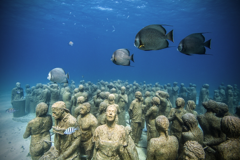 The Silent Evolution, underwater sculpture in Cancun
