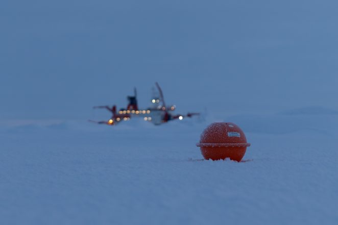 MOSAiC的浮标网络为北极科学家提供了前所未有的数据集。