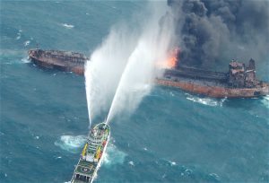 <p>The Sanchi oil tanker days before it sank (Image: <a href="http://overseas.weibo.com">weibo</a>)</p>