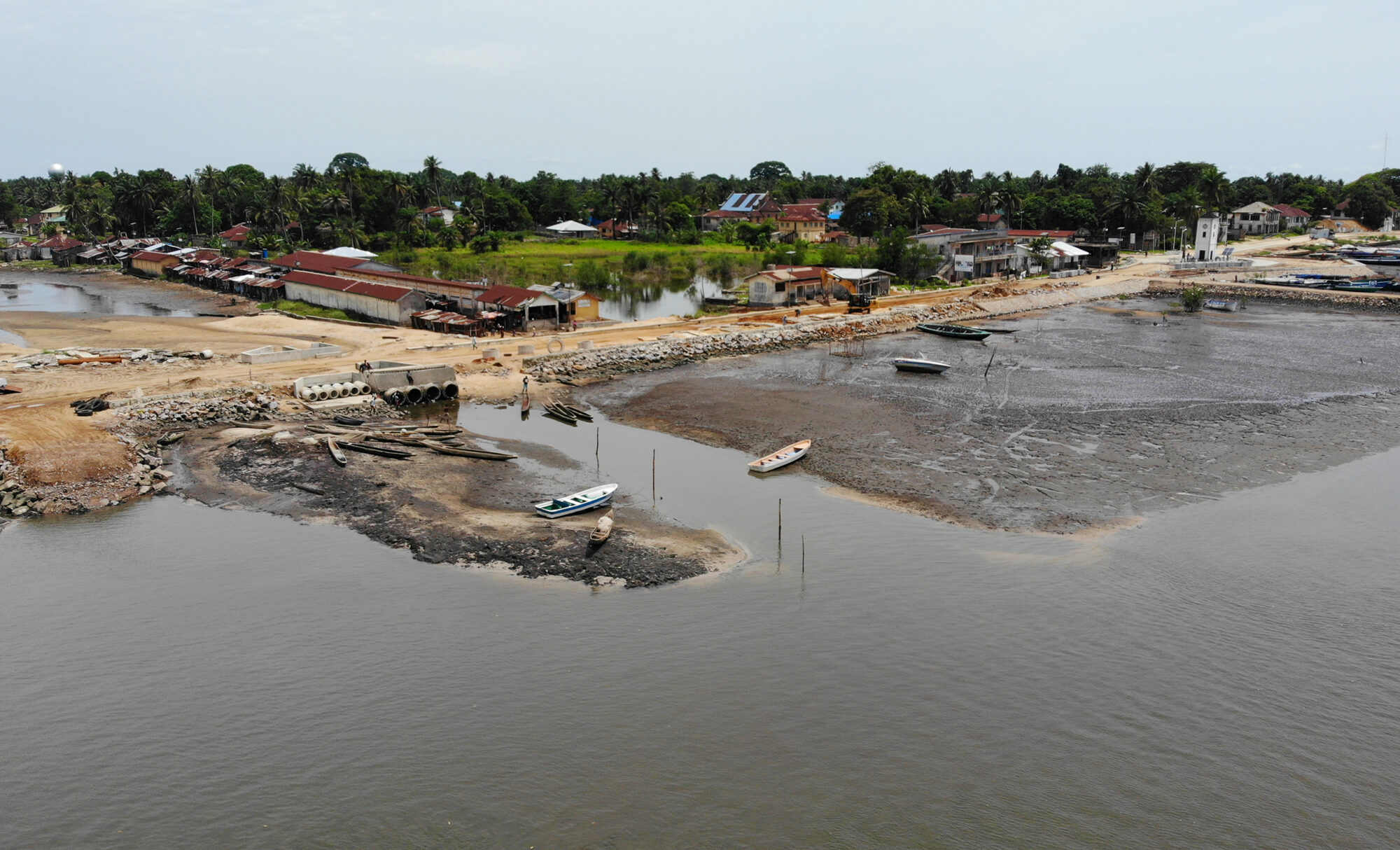 Sea level rise sierra leone: sea wall construction to protect the town of Bonthe on the low-lying island of Sherbro 