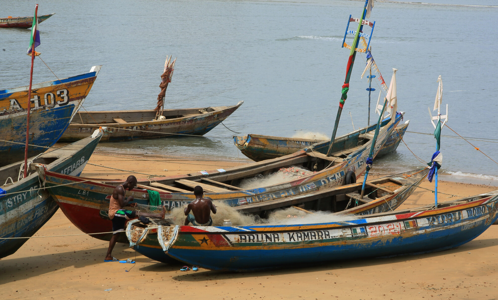 Sea level rise sierra leone: Local fishers use small wooden boats, and often have to travel long distances and face dangerous weather conditions to bring back a catch