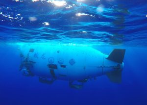 <p>蛟龙号载人潜水器在马里亚纳海沟6700米深处作业。图片来源：Alamy</p>